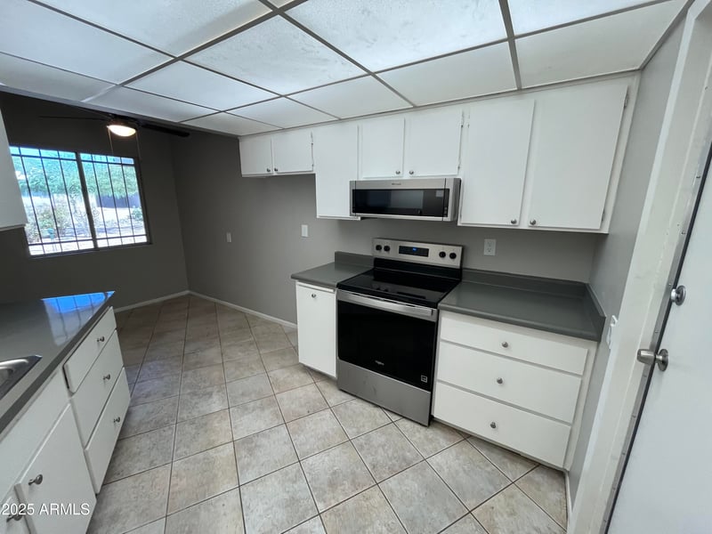 16822 Boswell Blvd, Sun City, AZ 85351