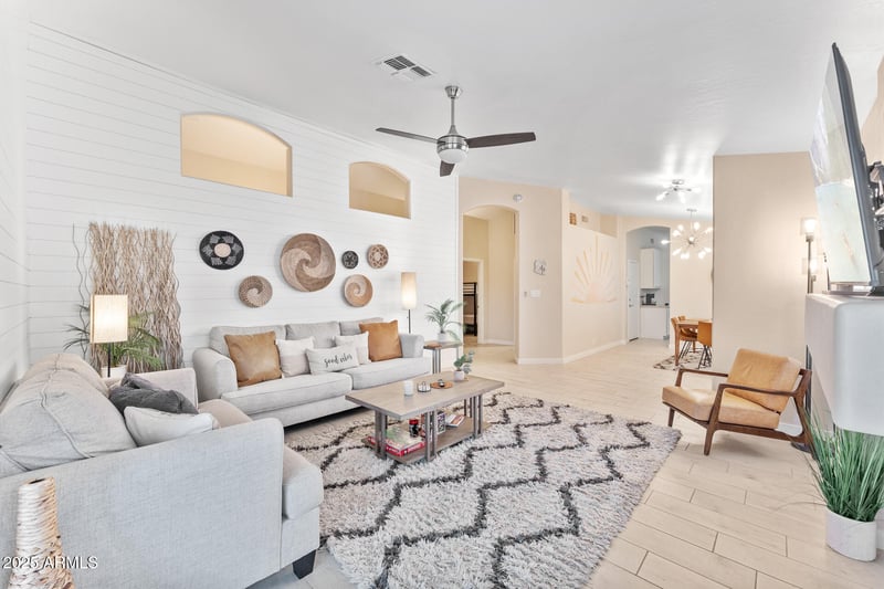 16823 8th St, Phoenix, AZ 85048