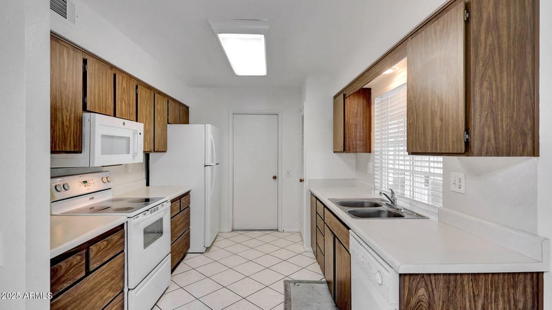 16828 108th Ave, Sun City, AZ 85351