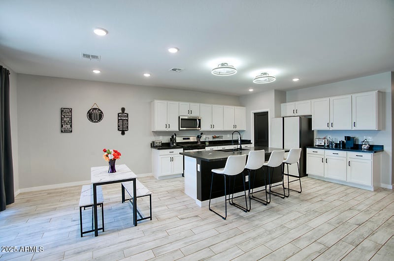 16829 Maya Way, Surprise, AZ 85387