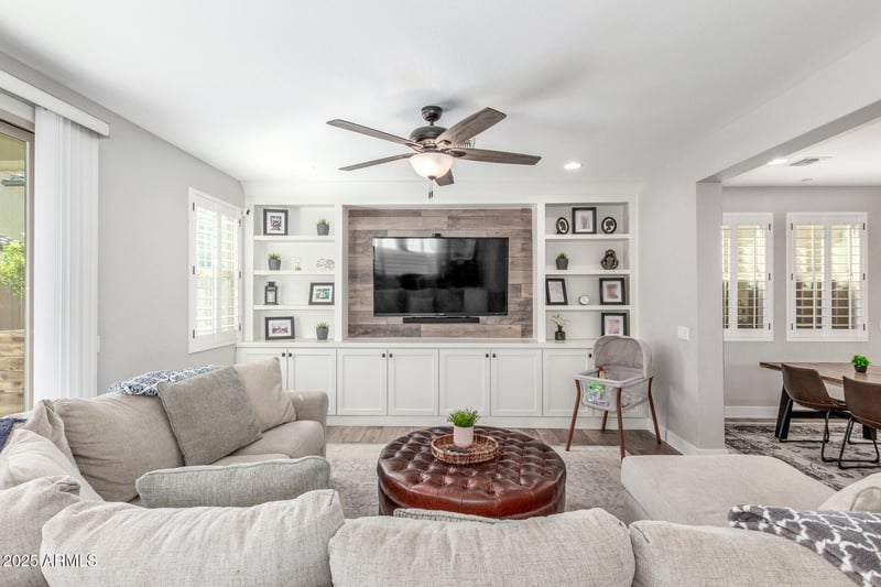 1683 Wallrade Ln, Gilbert, AZ 85295