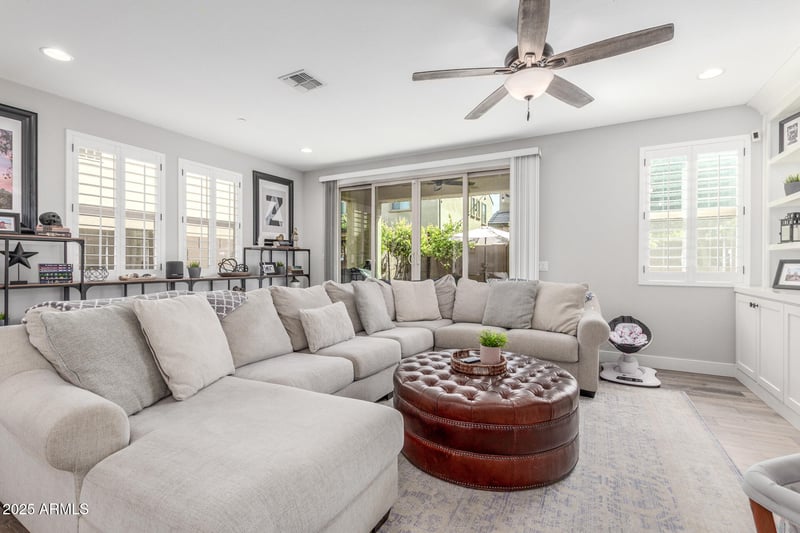 1683 Wallrade Ln, Gilbert, AZ 85295