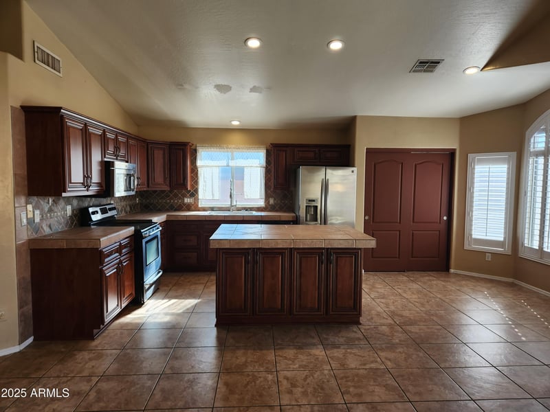 16830 42nd St, Phoenix, AZ 85048