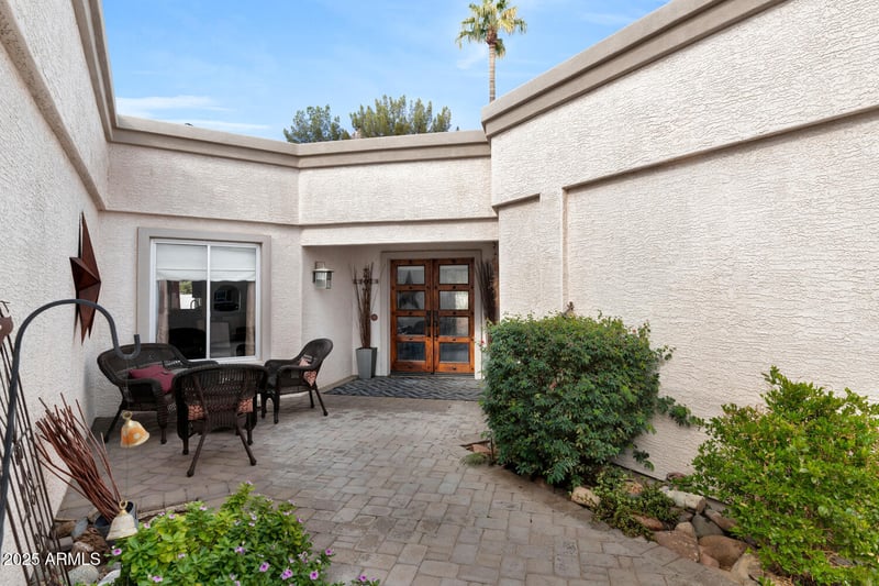 16832 Pine Valley Dr, Sun City, AZ 85351