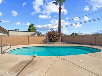 16833 17th Pl, Phoenix, AZ 85022