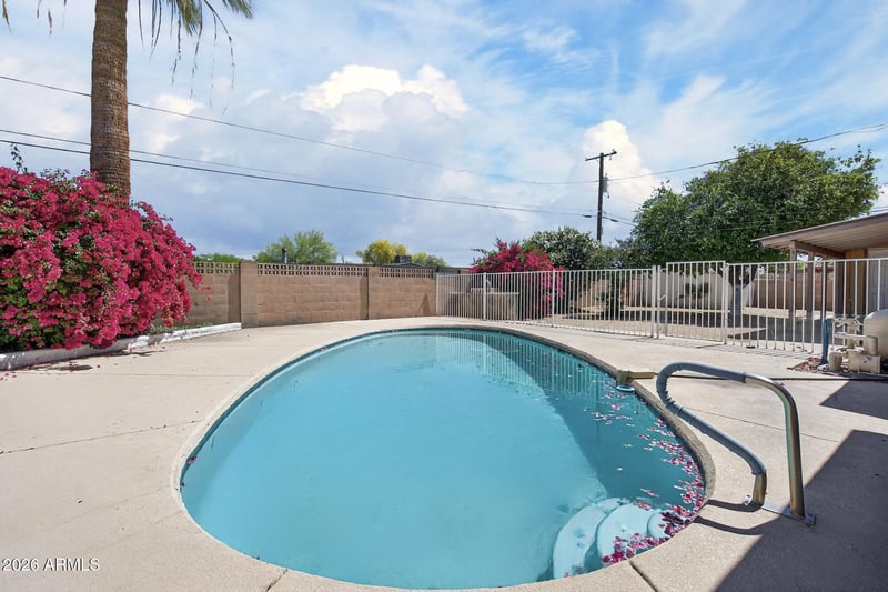 16833 17th Pl, Phoenix, AZ 85022