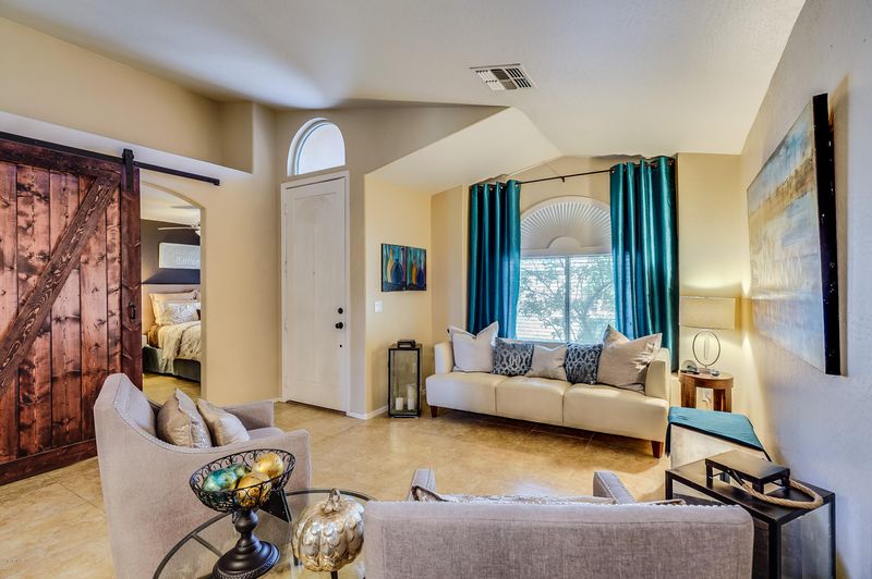 16834 S 44th Pl, Phoenix, AZ 85048