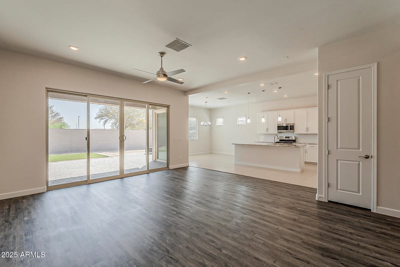 16836 Vereda Solana Dr, Surprise, AZ 85387