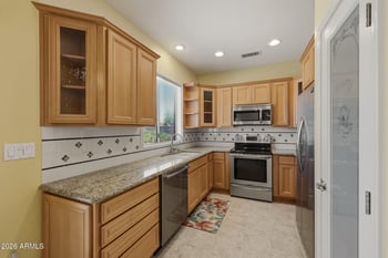 16836 Eureka Springs Dr, Surprise, AZ 85387