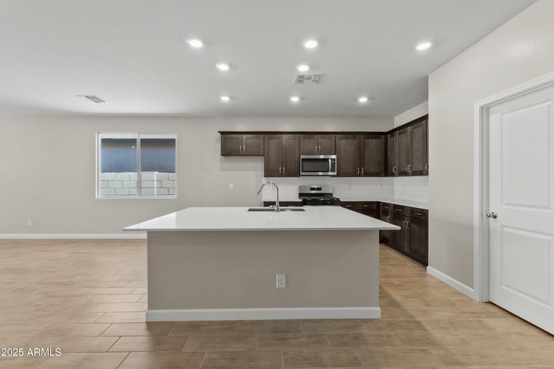 16838 Cavedale Dr, Surprise, AZ 85387