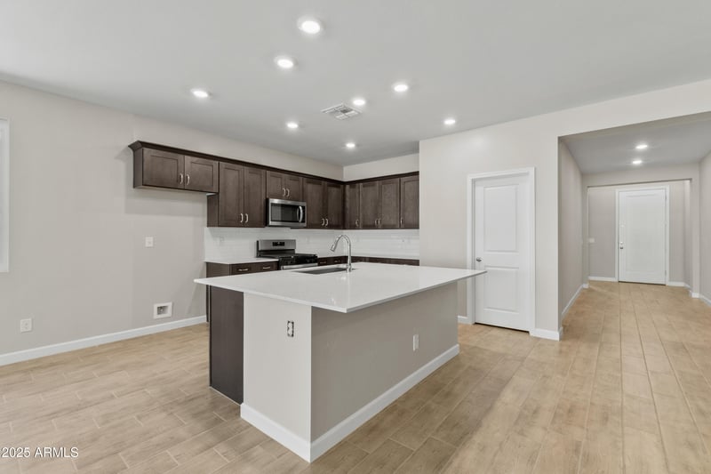 16838 Cavedale Dr, Surprise, AZ 85387