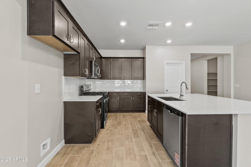 16838 Cavedale Dr, Surprise, AZ 85387