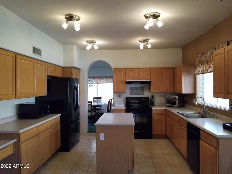 16839 S 36th Way, Phoenix, AZ 85048