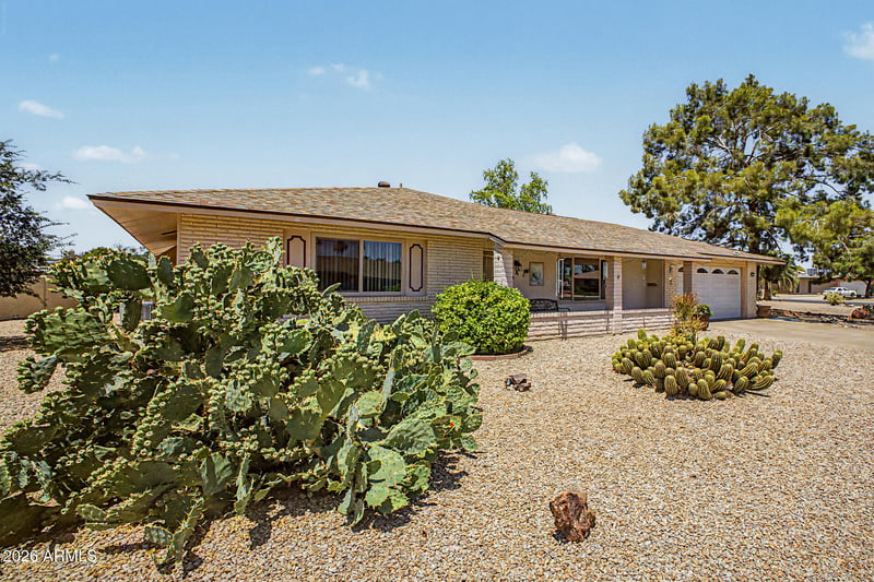 16840 Pine Valley Dr, Sun City, AZ 85351