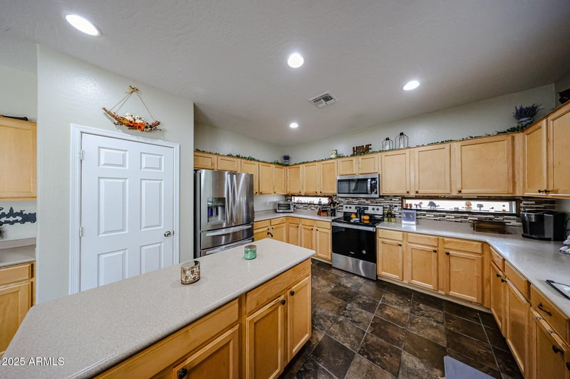 16843 Ironwood St, Surprise, AZ 85388