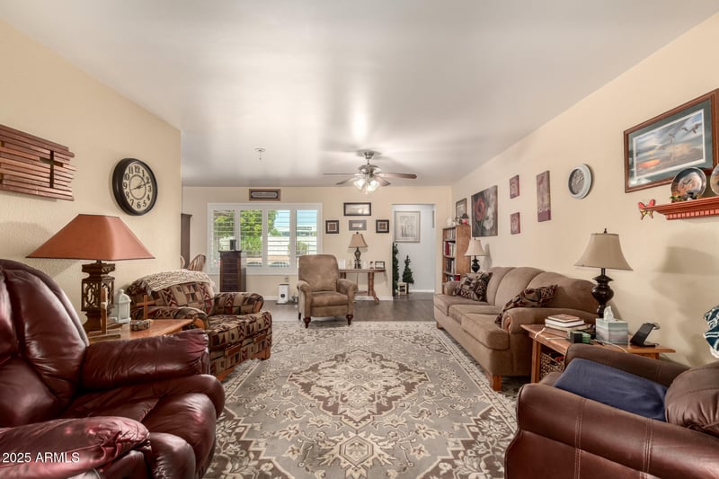 16849 Meadow Park Dr, Sun City, AZ 85351