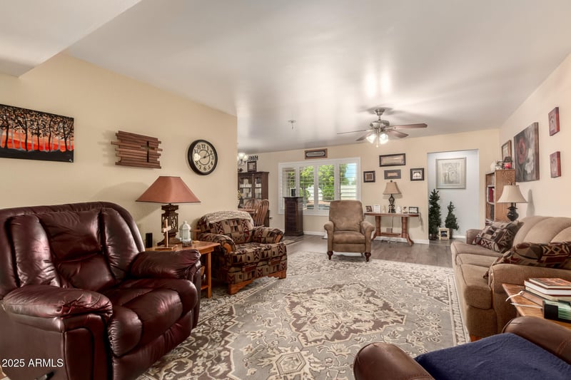 16849 Meadow Park Dr, Sun City, AZ 85351