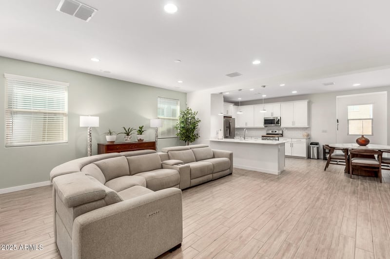 16852 Evergreen Rd, Waddell, AZ 85355