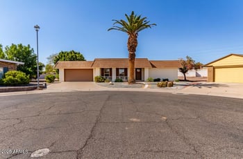 16853 Meadow Park Dr, Sun City, AZ 85351
