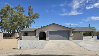 16853 N 39th Dr, Phoenix, AZ 85053