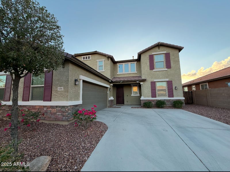 1686 214th Ln, Buckeye, AZ 85396