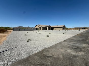 1686 Carriage Ln, Phoenix, AZ 85086