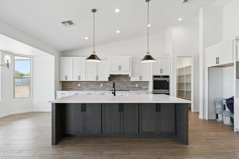 1686 E Carriage Ln, Phoenix, AZ 85086