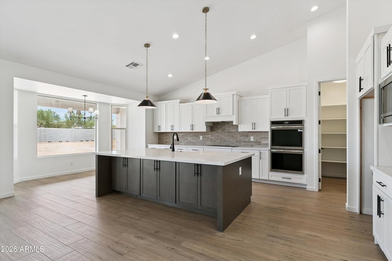 1686 E Carriage Ln, Phoenix, AZ 85086
