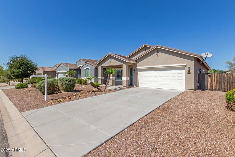 1686 Paisley Dr, San Tan Valley, AZ 85144