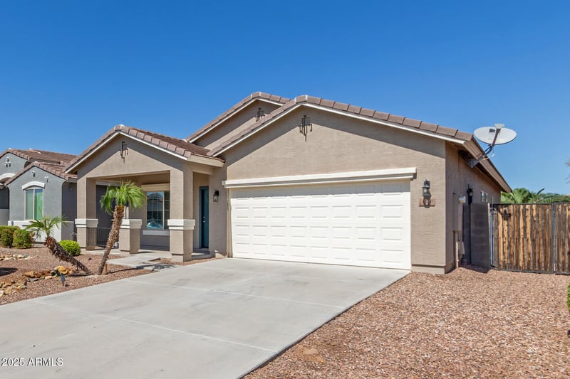1686 Paisley Dr, San Tan Valley, AZ 85144