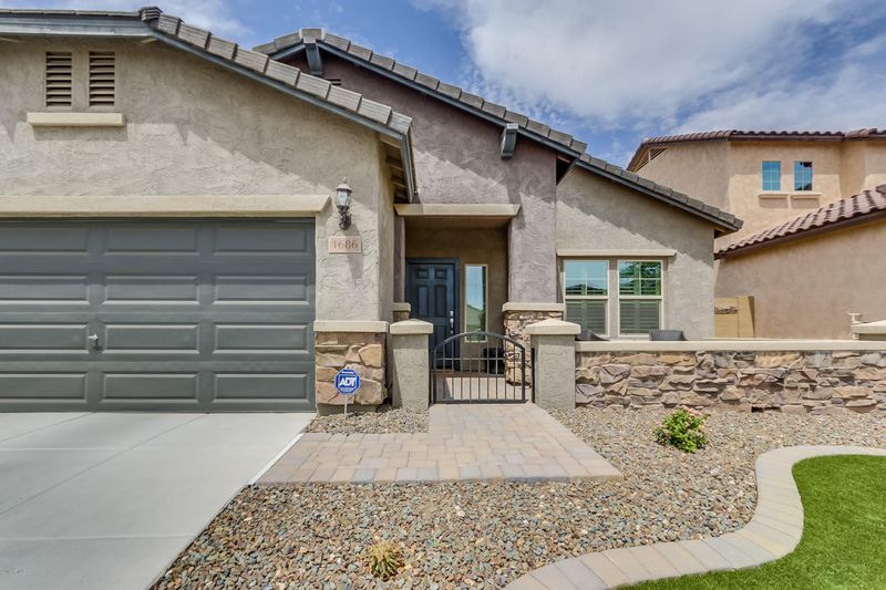 1686 W Blaylock Dr, Phoenix, AZ 85085