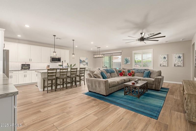 16863 Maya Way, Surprise, AZ 85387