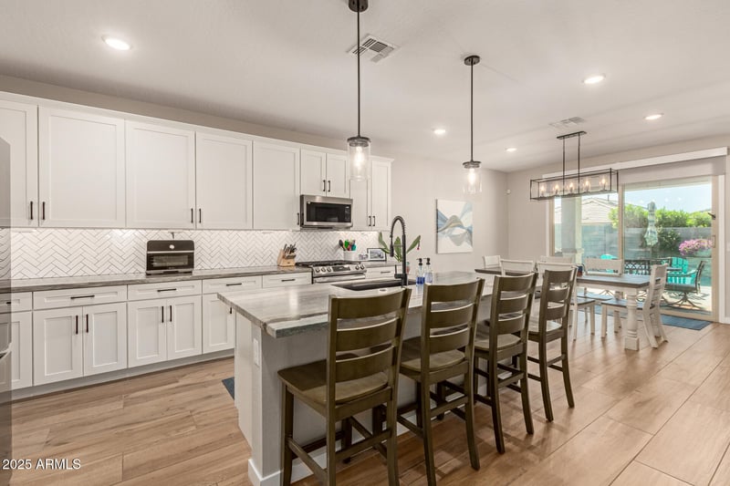 16863 Maya Way, Surprise, AZ 85387