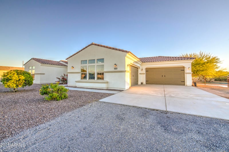 1687 Lobo St, San Tan Valley, AZ 85140