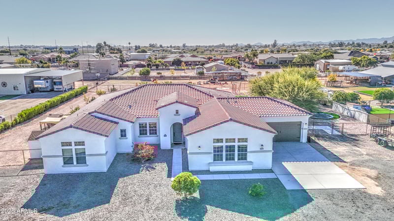 1687 Lobo St, San Tan Valley, AZ 85140