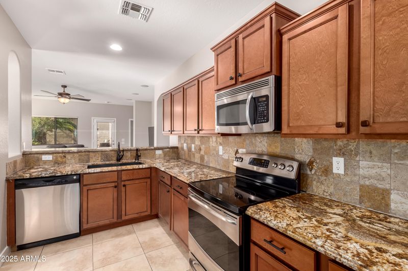 1688 W Corriente Dr, San Tan Valley, AZ 85144