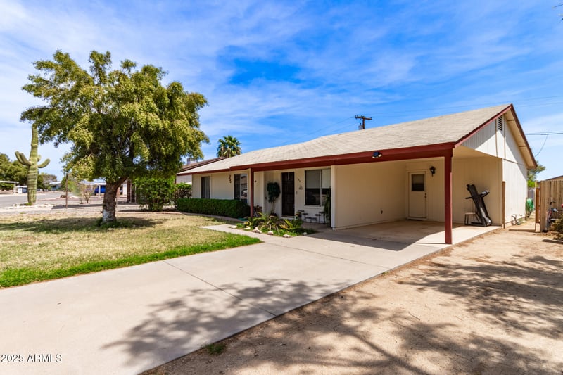 169 Peretz Cir, Morristown, AZ 85342