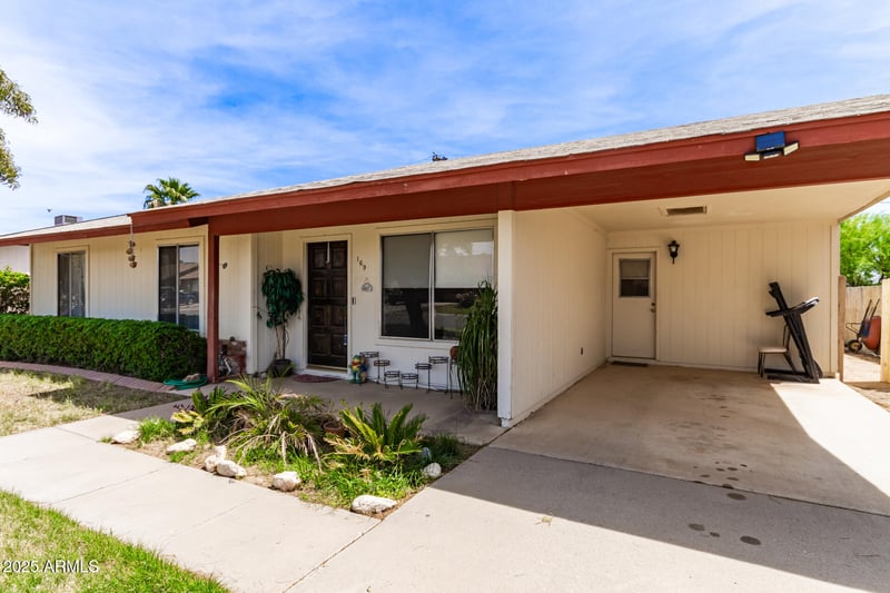 169 Peretz Cir, Morristown, AZ 85342