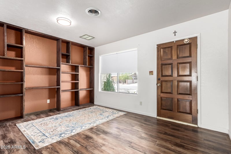 169 Peretz Cir, Morristown, AZ 85342