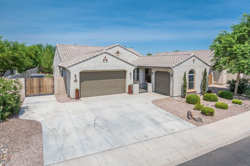 1690 E Nightingale Ln, Gilbert, AZ 85298