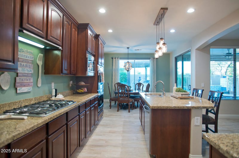 1690 Nightingale Ln, Gilbert, AZ 85298