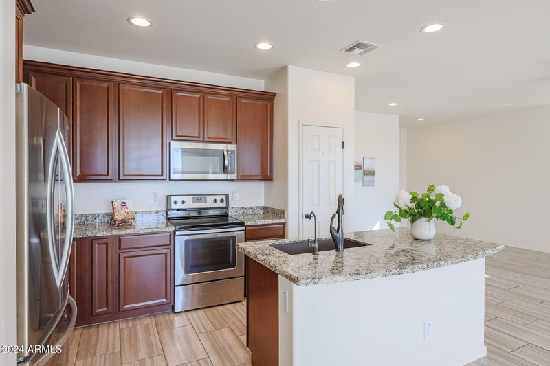16914 180th Ave, Goodyear, AZ 85338