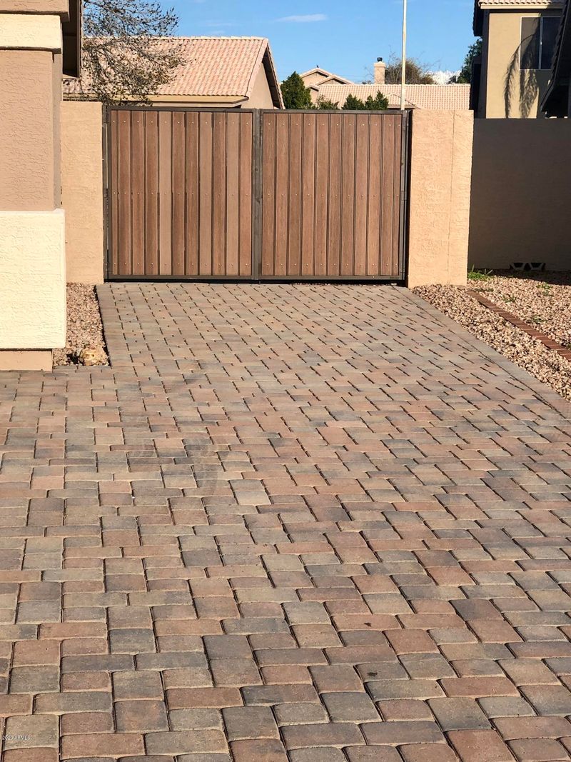 1692 E Golden Ln, Chandler, AZ 85225
