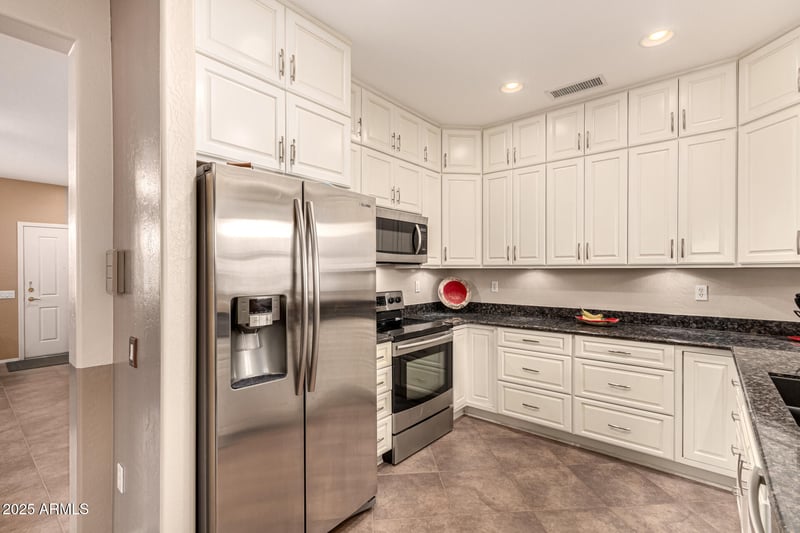 16928 Eureka Springs Dr, Surprise, AZ 85387