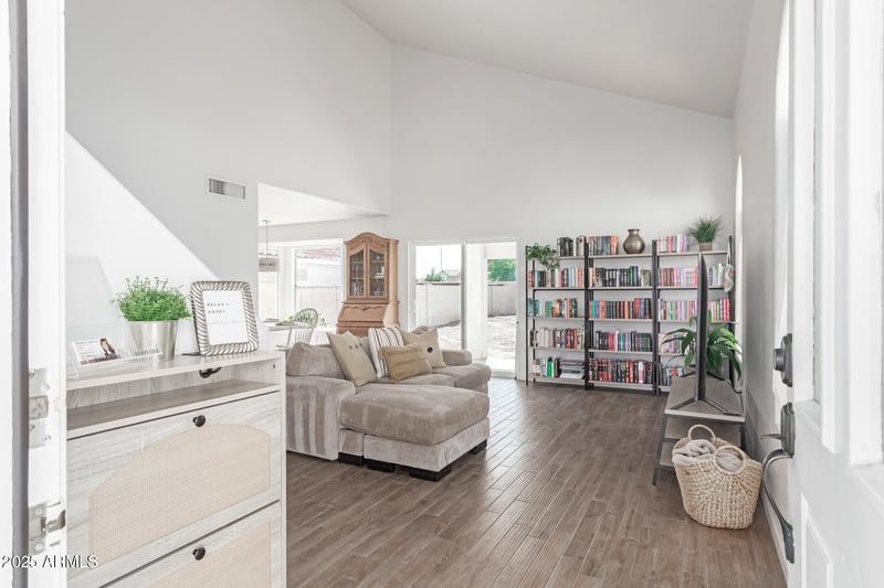 1694 Villas Ln, Chandler, AZ 85286