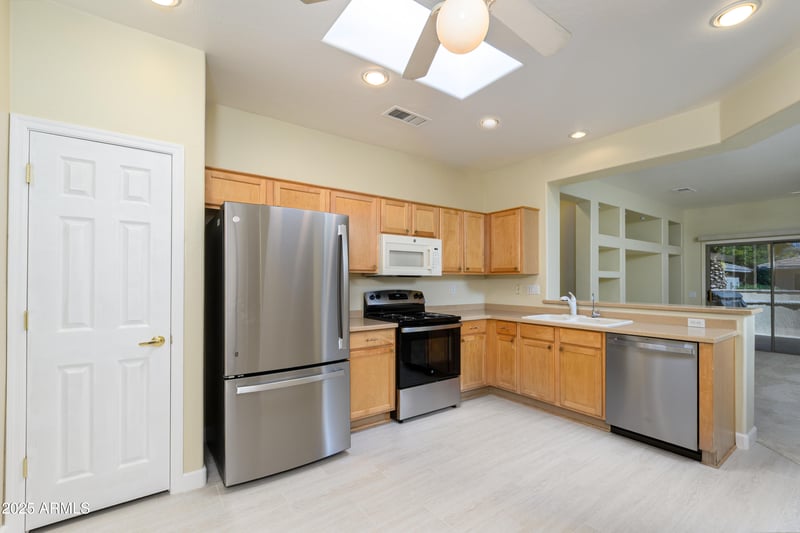 16962 Marcos De Niza Dr, Surprise, AZ 85387