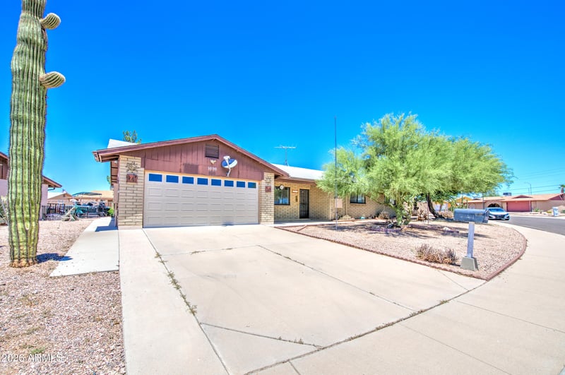 1698 15th Ln, Apache Junction, AZ 85120