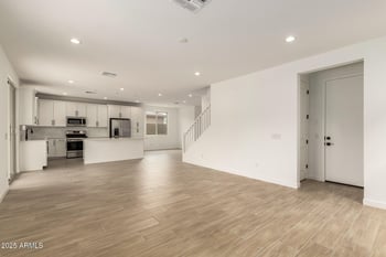 16980 Winston Dr, Goodyear, AZ 85338