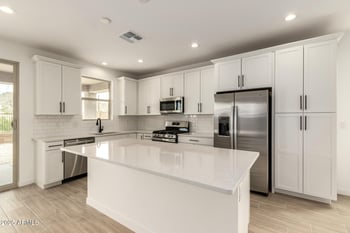 16980 Winston Dr, Goodyear, AZ 85338