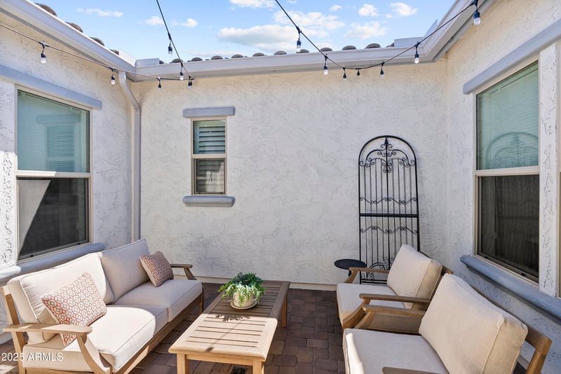 16986 Canterbury Dr, Surprise, AZ 85388